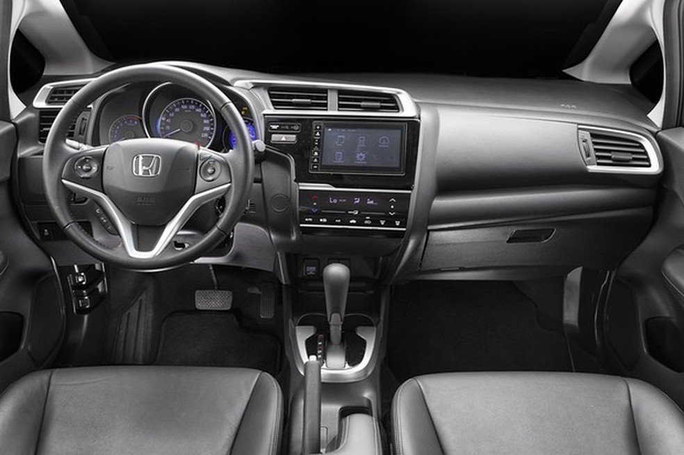 Painel do Fit usa materiais que transmitem requinte (Foto: Leo Sposito/Auto News Brasil) — Foto: Auto Esporte