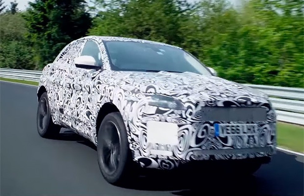Jaguar E-Pace camuflado em testes (Foto: Jaguar) — Foto: Auto Esporte