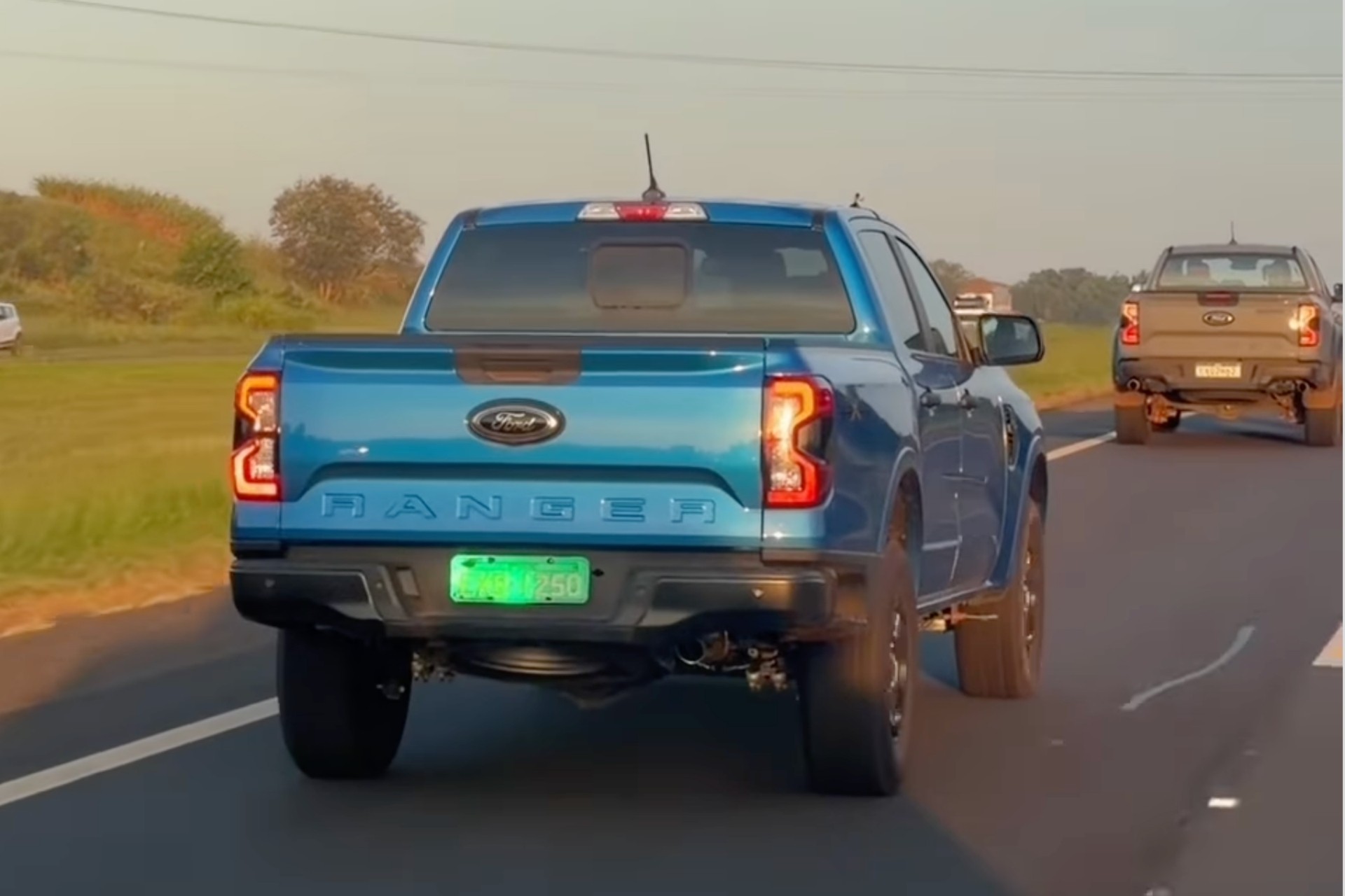 Flagra: Ford Ranger com motor 2.3 flex acelera testes e chega no fim do ano