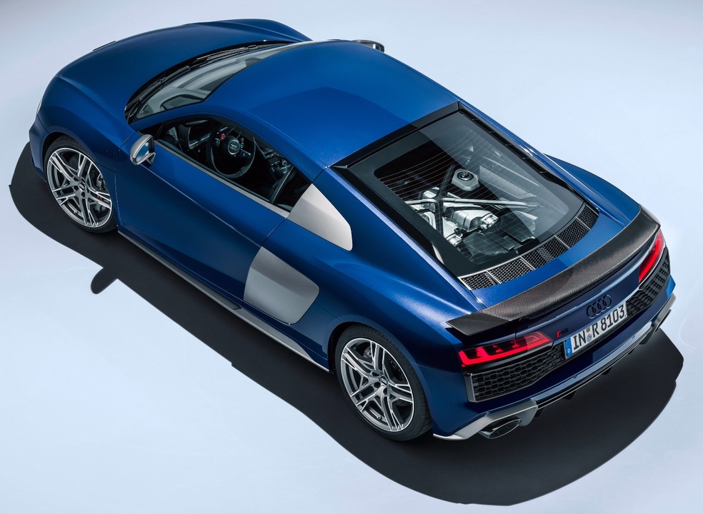 Audi R8 vai de 0 a 100 km/h em 3,2 segundos e chega a 330 km/h com motor V10 que entrega 610 cv de potência — Foto: Divulgação
