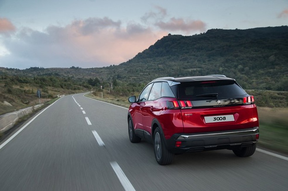 O porta-malas de 521 litros não faz feio na hora de viajar (Foto: Divulgação) — Foto: Auto Esporte