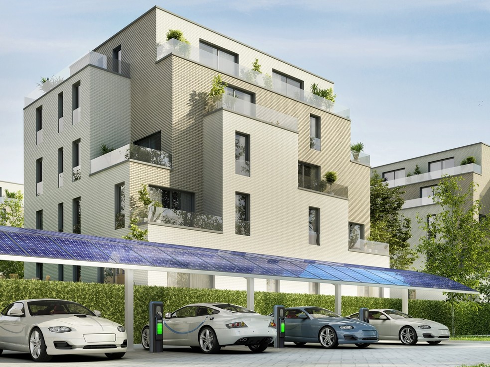 Tudo sobre as garagens é decidido em assembleia, como determinação de vagas para PCD e instalação de carregadores elétricos — Foto: Getty Images