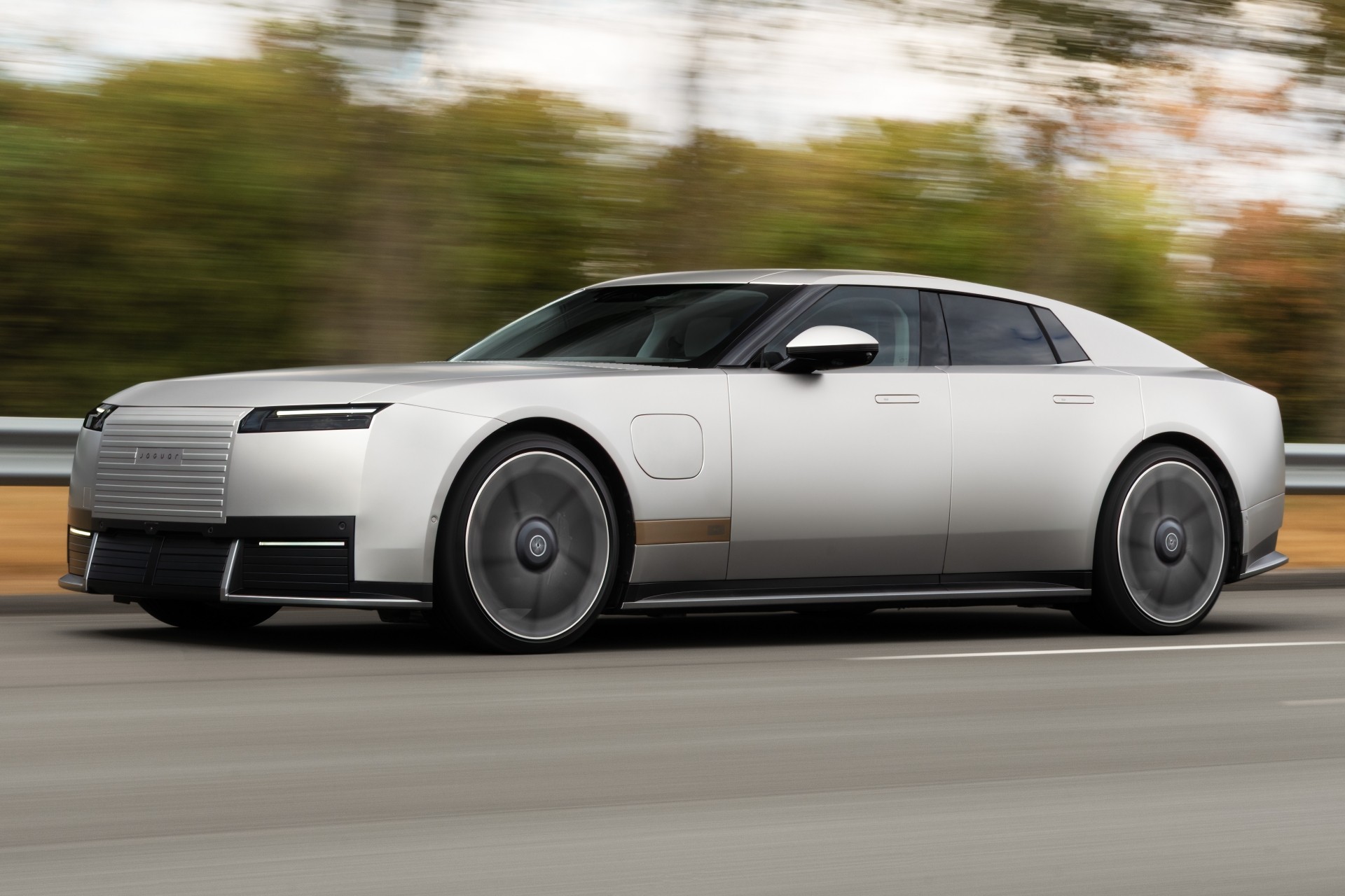 Jaguar Type 01 é o polêmico elétrico de luxo criado para salvar a marca