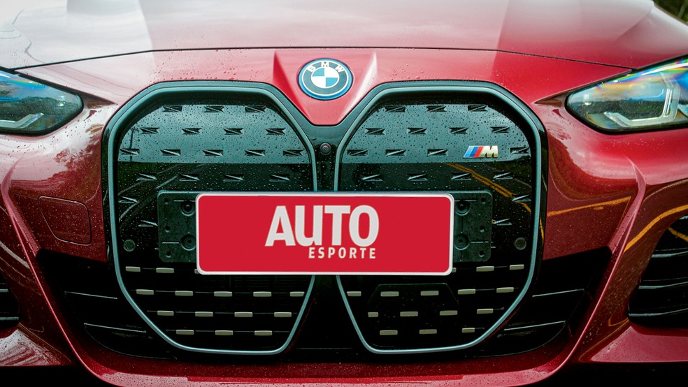 BMW i4 M50 tem a famosa grade de duplo rim, item também presente em outros carros da fabricante — Foto: André Paixão