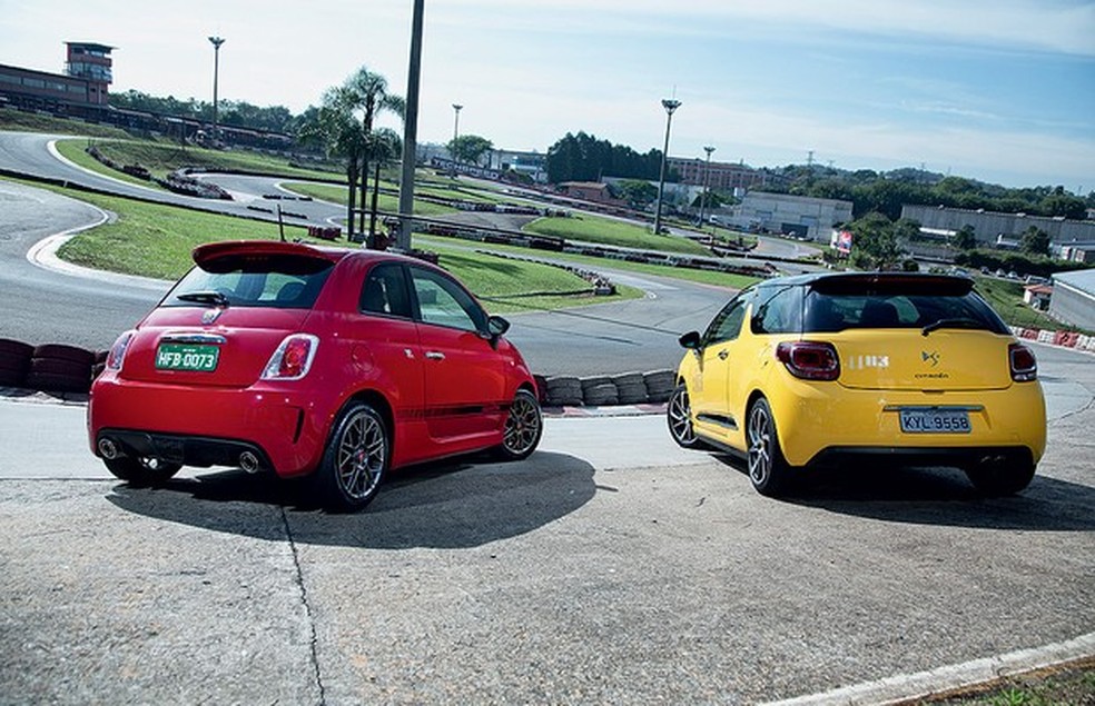Duelo Fiat 500 Abarth x Citroën DS3 (Foto: Fabio Aro) — Foto: Auto Esporte