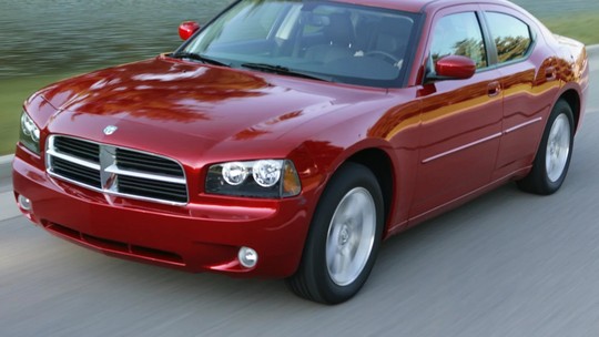 Dodge e Chrysler pedem que motoristas parem de dirigir seus carros por defeito em airbag