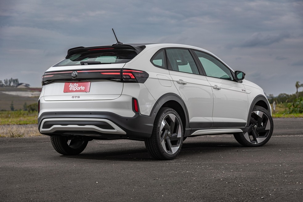 Volkswagen Nivus GTS tem detalhes em vermelho para ressaltar sua esportividade  — Foto: Renato Durães