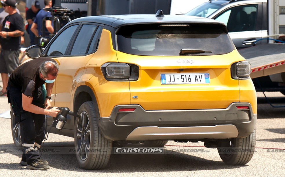 Lanternas no formato de X são semelhantes as do Renegade — Foto: Reprodução/Carscoops