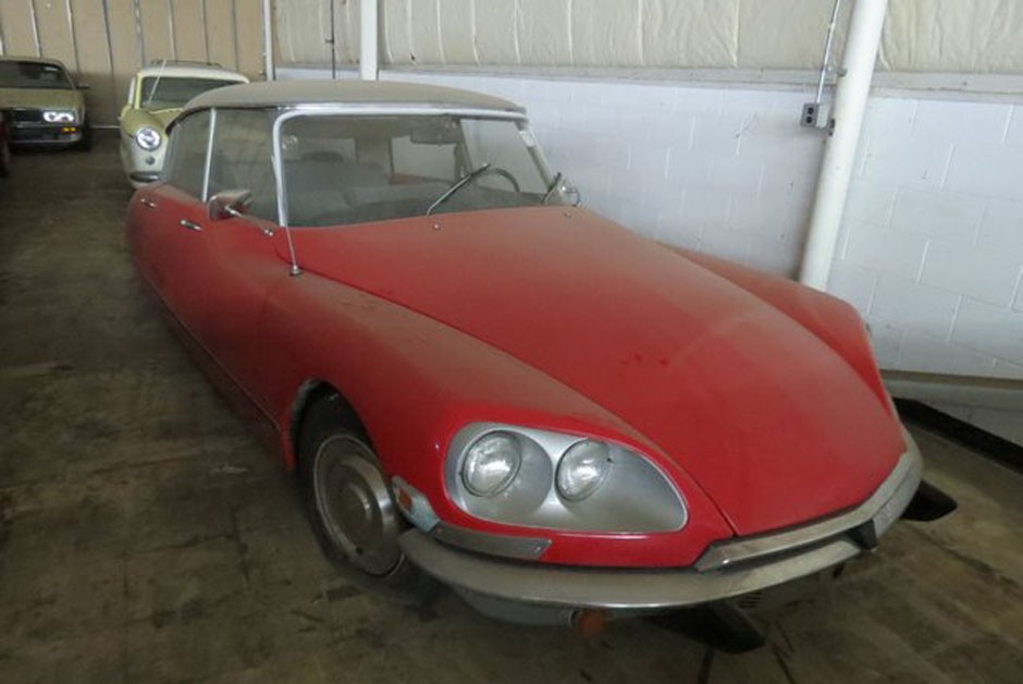 Coleção com mais de 700 carros vintage é leiloada nos EUA