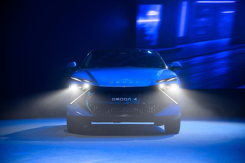 Omoda 4 tem far�is afilados e dianteira com personalidade � Foto: Divulga��o