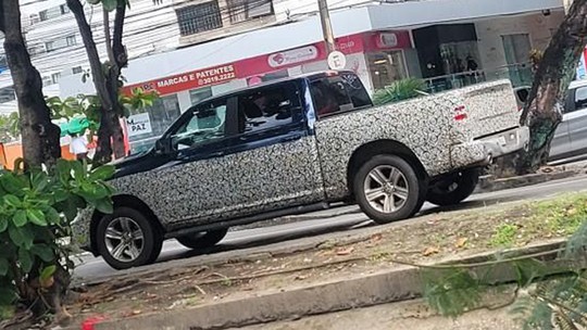 Flagra: RAM 1500 Classic roda em testes antes de ser lançada como "picape de entrada"