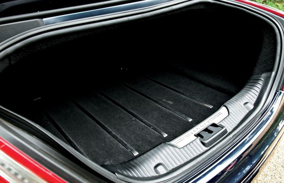 Porta-malas leva bons 455 litros (Foto: Divulgação) — Foto: Auto Esporte