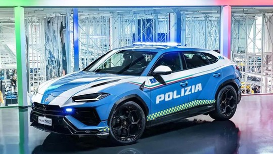 Lamborghini que chega a 300 km/h vira carro de polícia na Itália