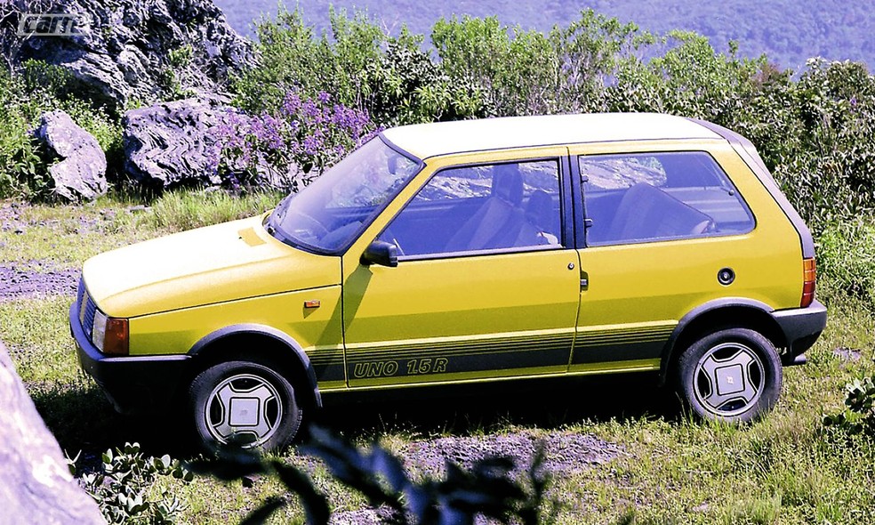 Fiat Uno 1.5 R tinha visual arrojado e cor exclusiva — Foto: Divulgação