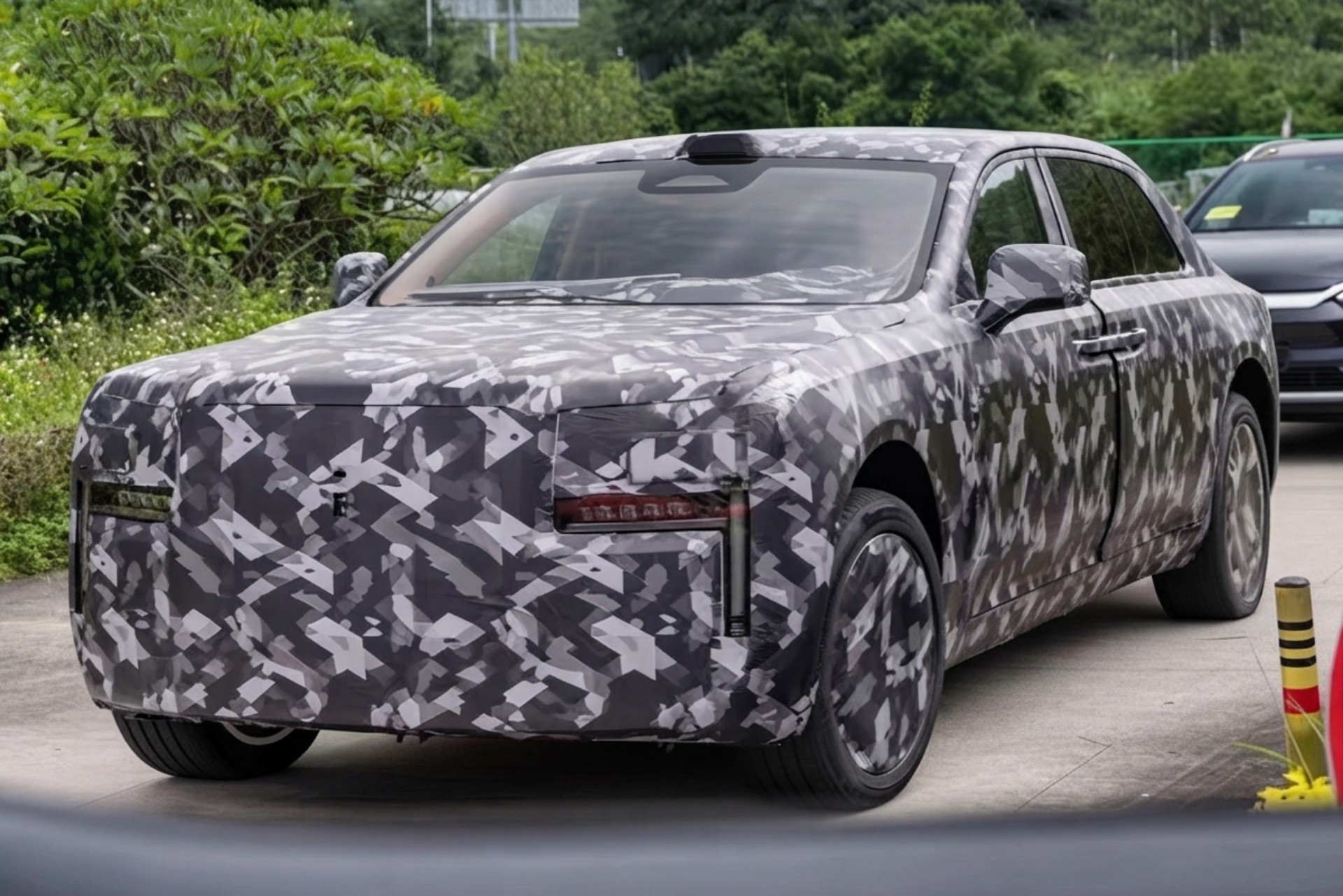 BYD quer subir de patamar para enfrentar Rolls-Royce com sedã de alto luxo