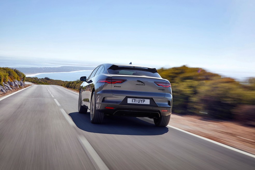 Jaguar I-Pace conta com autonomia de 470 km — Foto: Divulgação
