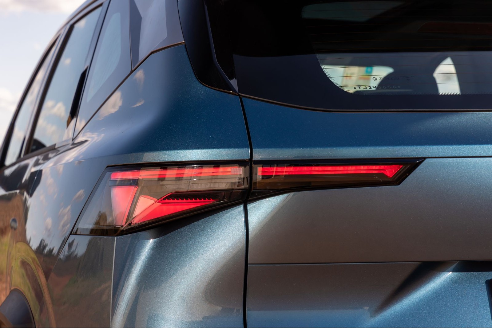 Renault Boreal Iconic 2026 - lanterna — Foto: Renato Durães/Auto News Brasil