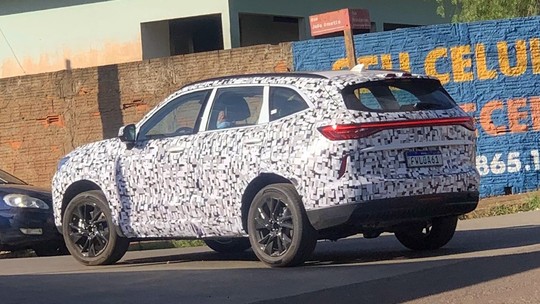 SUV híbrido Haval H6 é visto rodando em testes e será 1º carro da Great Wall no Brasil