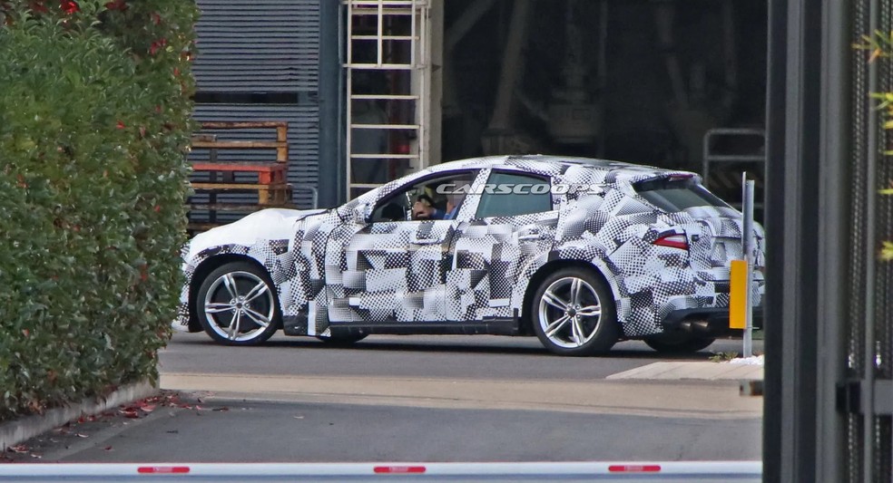 Ferrari Purosangue já está em fase final de testes — Foto: Car Magazine 