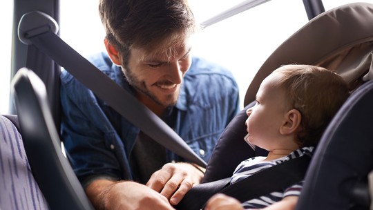 Como um bebê no carro afeta o modo como as pessoas dirigem?