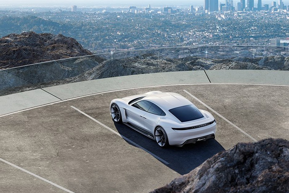Conceito Porsche Mission E