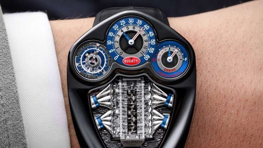 Relógio do Bugatti Tourbillon tem preço de Ferrari e réplica do motor V16