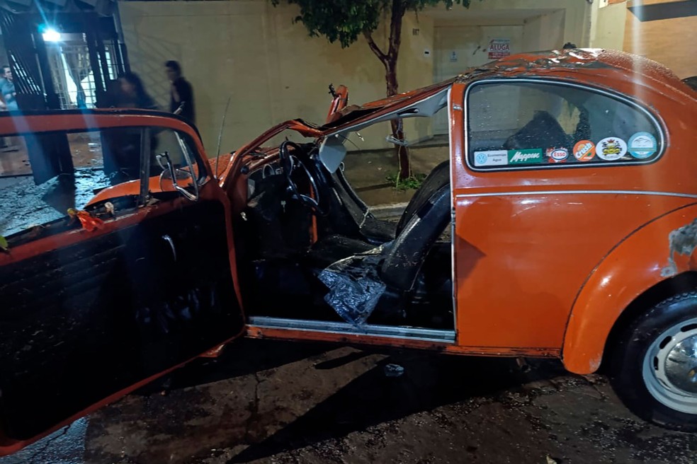 Enchente atinge coleção de Fusca na loja Alten Wagen, em Santana, São Paulo — Foto: Reprodução/Arquivo Pessoal
