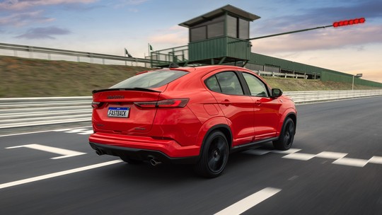 6 carros usados com bom desempenho para quem não quer gastar muito