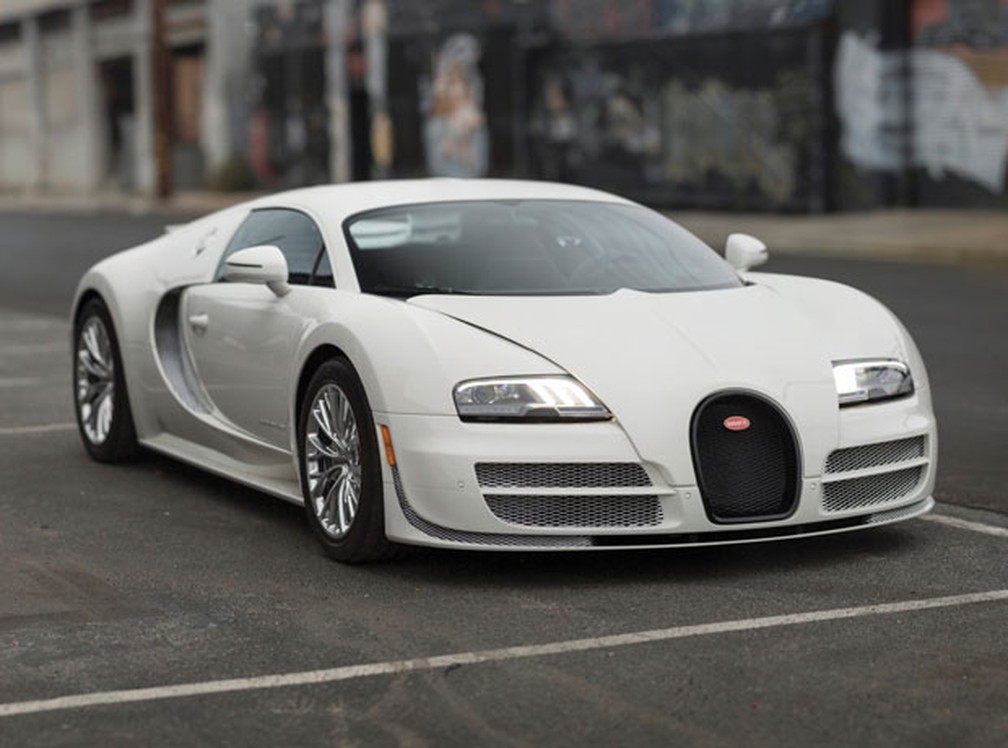 Bugatti Veyron 16.4 Super Sport 300 — Foto: Patrick Ernzen/RM Sothebys