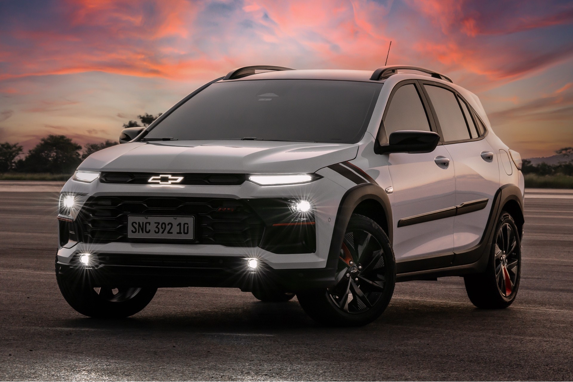 Chevrolet Sonic revela interior e ‘entrega’ painel mais refinado que o Onix