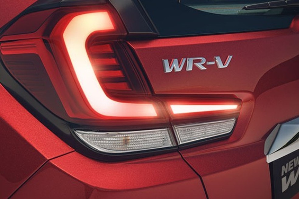 Honda WR-V é um dos carros que vem de fábrica com luzes de LED no farol traseiro — Foto: Auto Esporte