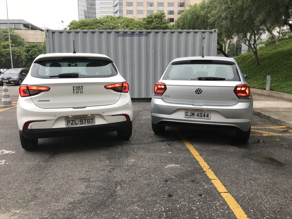 Fiat Argo 1.3 e Volkswagen Polo 1.6 — Foto: André Paixão/G1