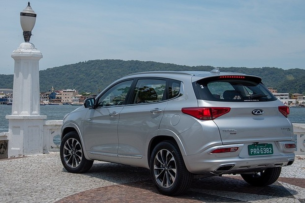 Para-choque traseiro tem refletores e simula escapes cromados (Foto: Divulgação) — Foto: Auto Esporte
