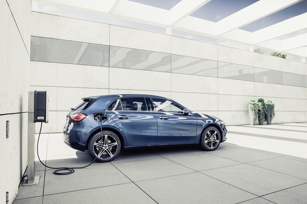  A bateria é recarregada por completo em menos de duas horas (Foto: Daimler AG) — Foto: Auto Esporte