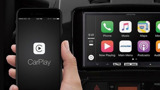 Atualização do Apple CarPlay permitirá abastecer o carro pela central multimídia