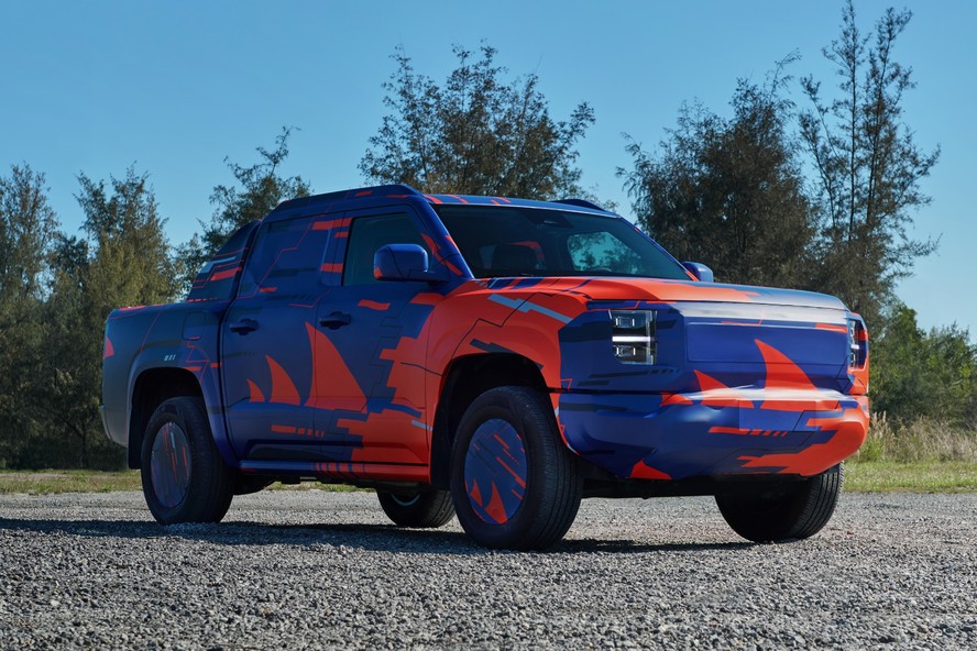 Picape híbrida da BYD camuflada