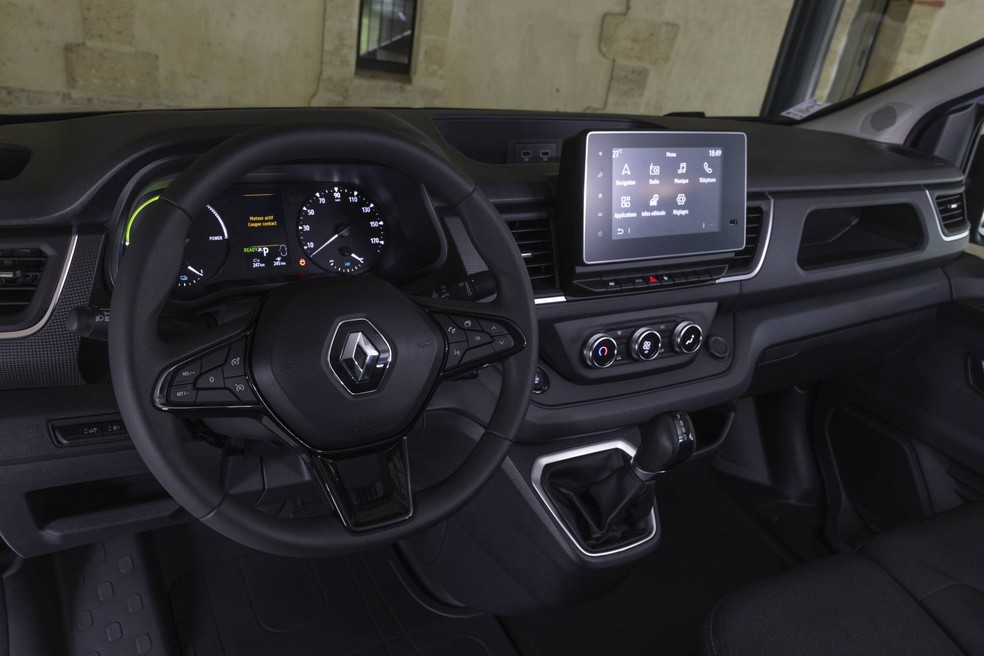 Renault Trafic E-Tech — Foto: Divulgação