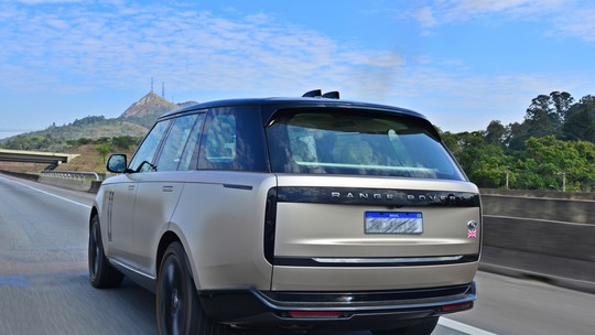 Teste: Novo Range Rover custa R$ 1,3 milhão e é bom de dirigir, mas ainda melhor para os passageiros  
