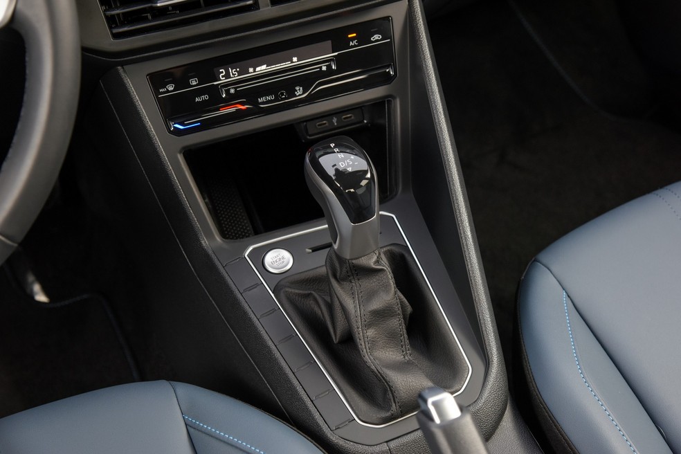 Volkswagen Nivus 2025 tem câmbio automático de seis marchas — Foto: Murilo Goes/Auto News Brasil