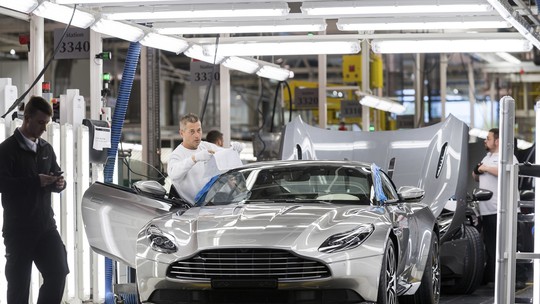 James Bond de carro elétrico? Aston Martin 'abraça' propulsão alternativa