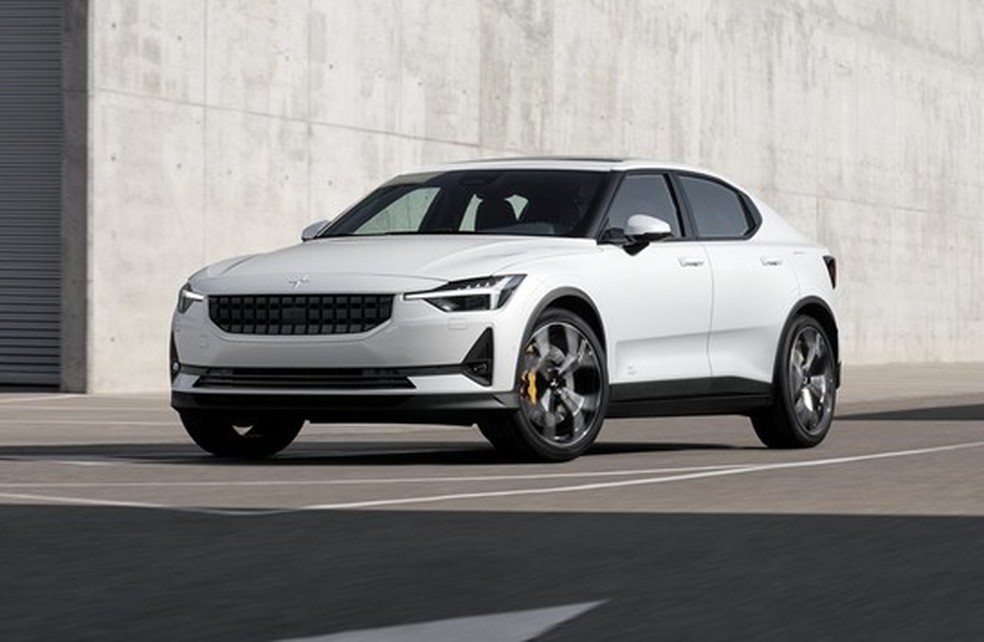 Polestar 2 é um elétrico de 400 cv para rivalizar com o Tesla Model 3 — Foto: Divulgação