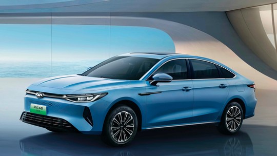 Chery registra sedã de luxo com cara de Civic e nome de Audi no Brasil