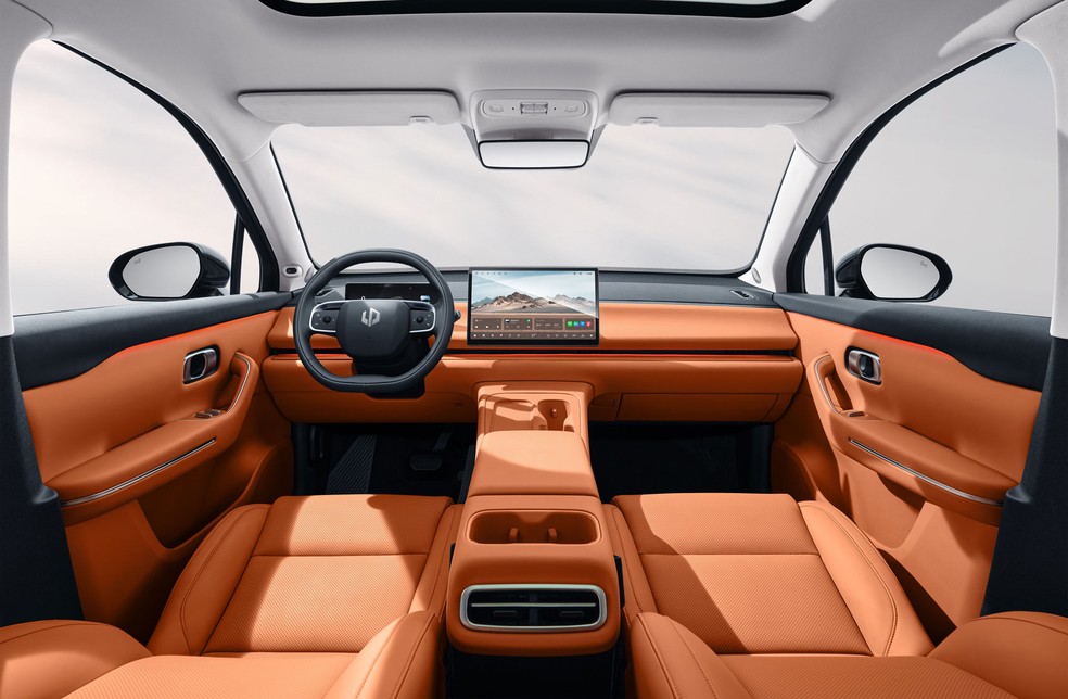 Leapmotor C10 traz central multimídia de 14,6 polegadas — Foto: Divulgação