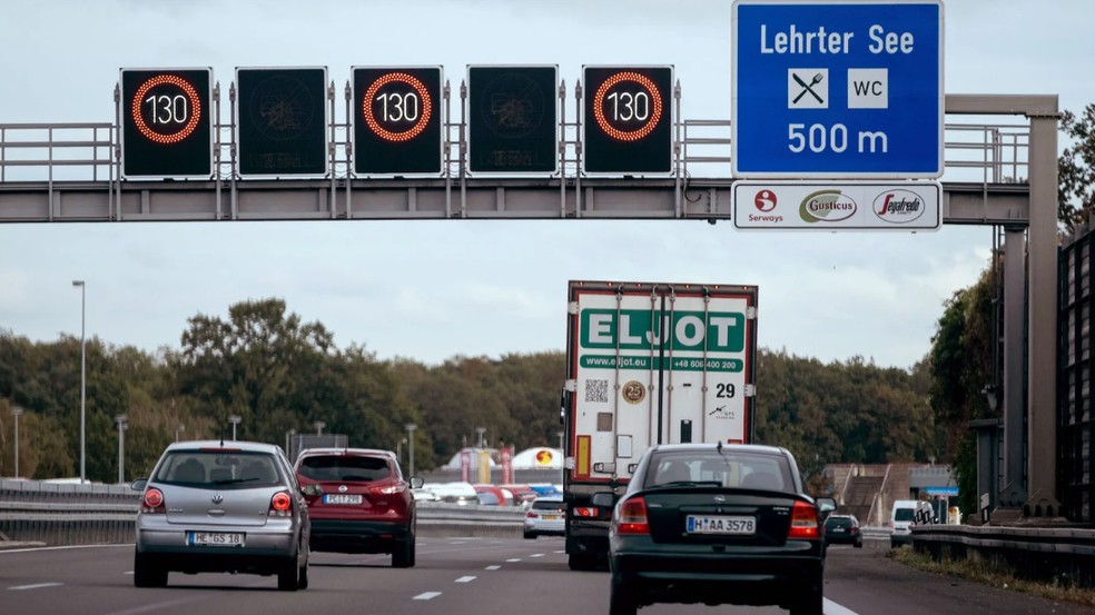 Autobahn tem limite de velocidade em vários trechos  — Foto: Reprodução