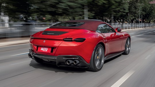 Teste: Ferrari Roma Spider é diferente de tudo o que já vimos antes