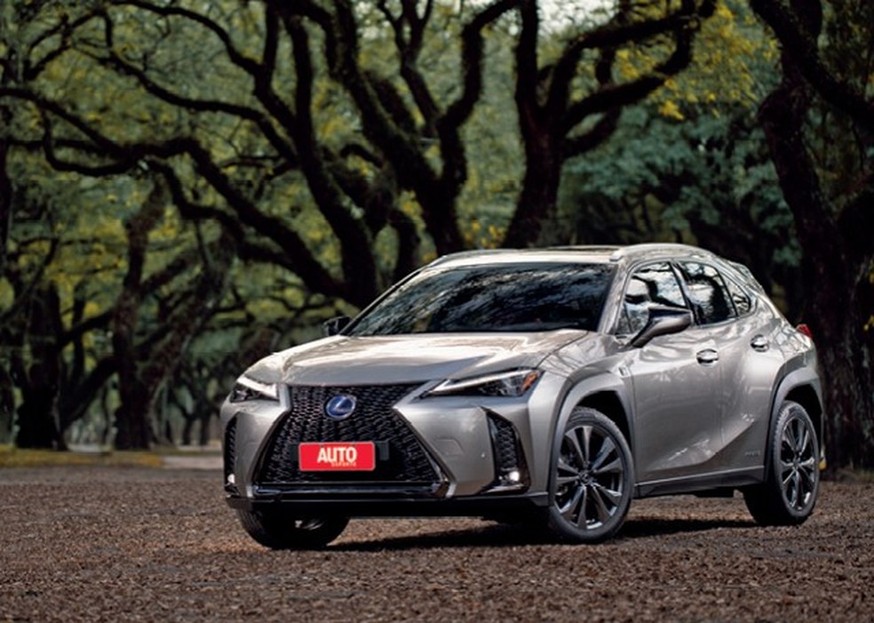 O UX é um dos modelos híbridos plenos oferecidos pela Lexus (Foto: Fabio Aro) — Foto: Auto Esporte
