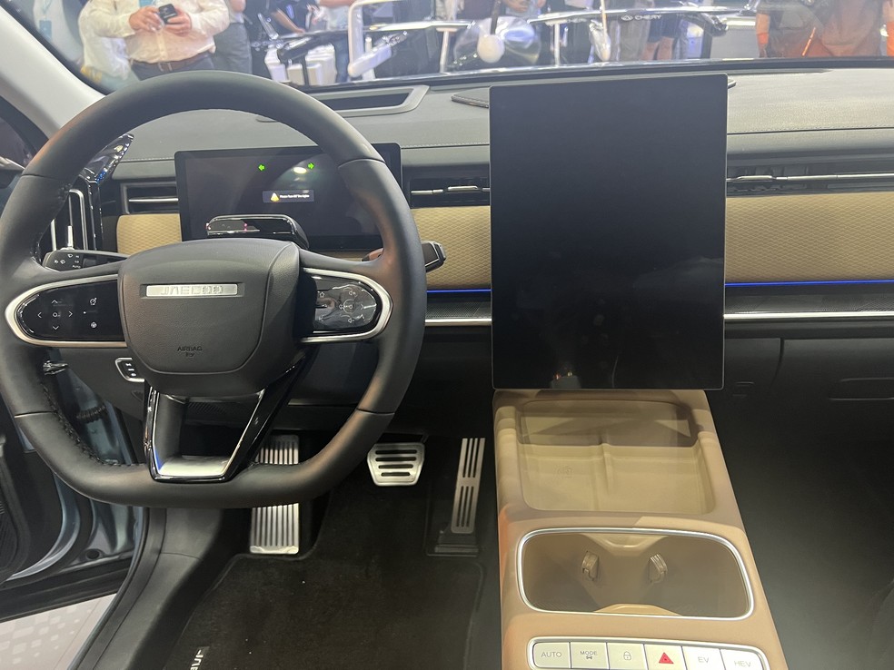 Jaecoo J7 tem central multimídia no estilo BYD com conectividade Android Auto e Apple CarPlay — Foto: Vitória Drehmer/Auto News Brasil