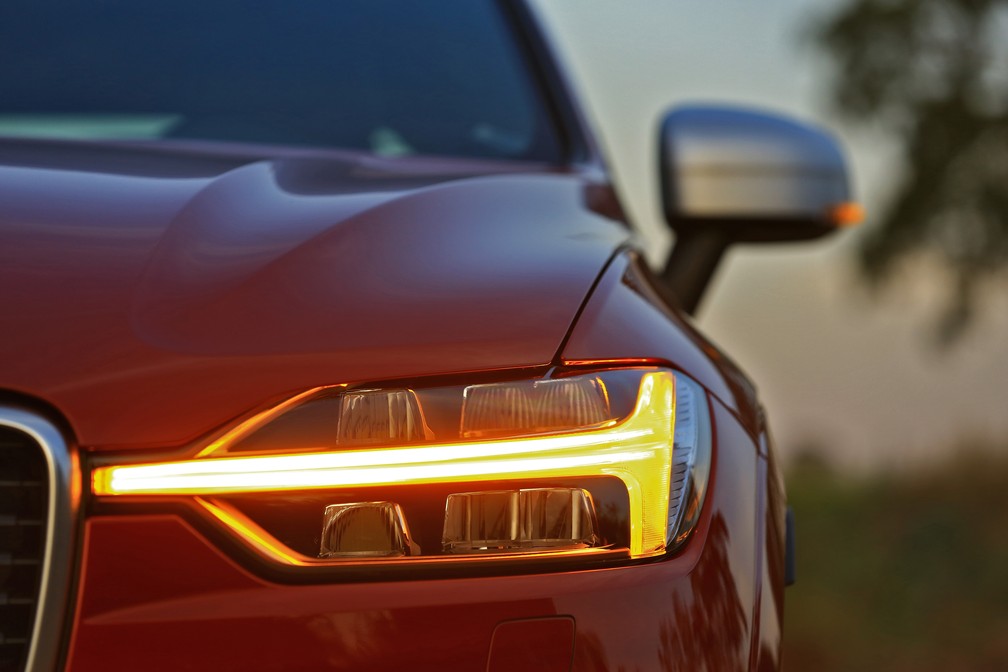 Volvo XC60 — Foto: Divulgação