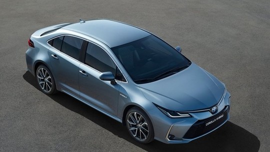 A nova cara da Toyota; fabricante quer aposentar de vez o "Vovorolla"