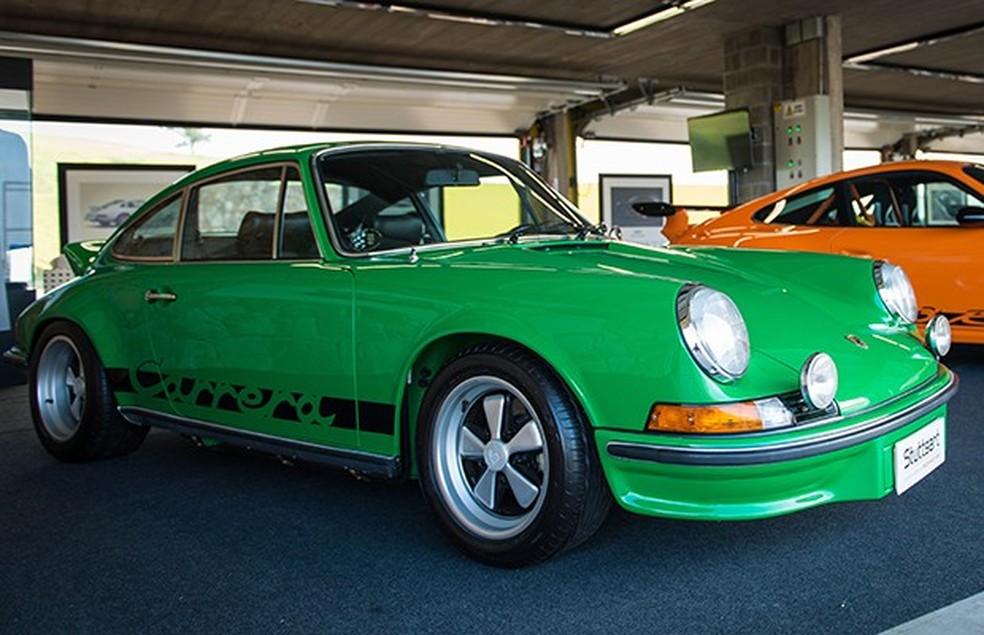 Primeiro 911 Carrera RS 2.7 tinha vidros e chapas menos espessos para aliviar peso (Foto: Divulgação) — Foto: Auto Esporte